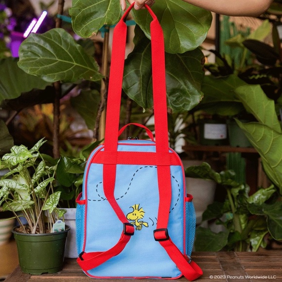 Snoopy Mini Convertible Backpack Cooler - Picture 6 of 6